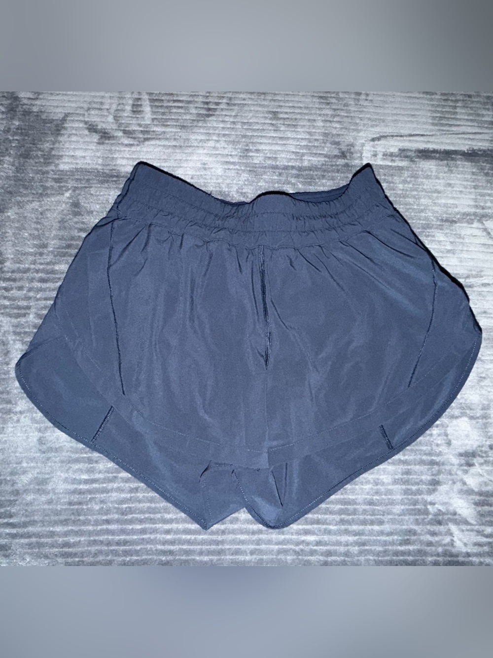 Lululemon Track That High Rise Shorts w/liner 3 in True Navy Like New